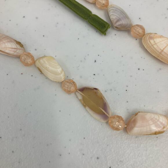 Handmade Neutral Color Small Sea Shell Plastic Bead Lightweight Necklace Jewelry - Picture 3 of 5